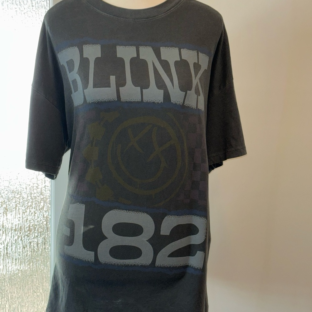 American Eagle Outfitters GrayGraphic Tee